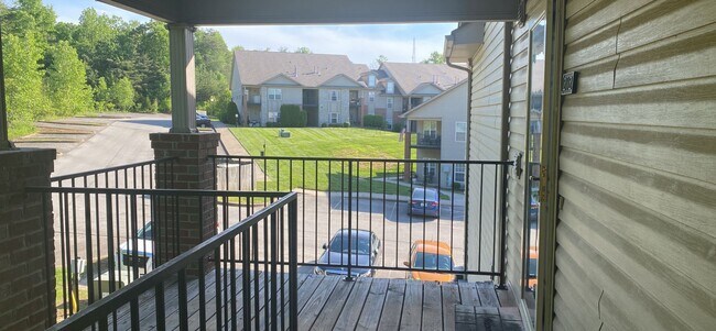 Building Photo - 2 bedroom/ 2 bath Woods of St Andrews condo available for rent in 40214 -  $1,200/month