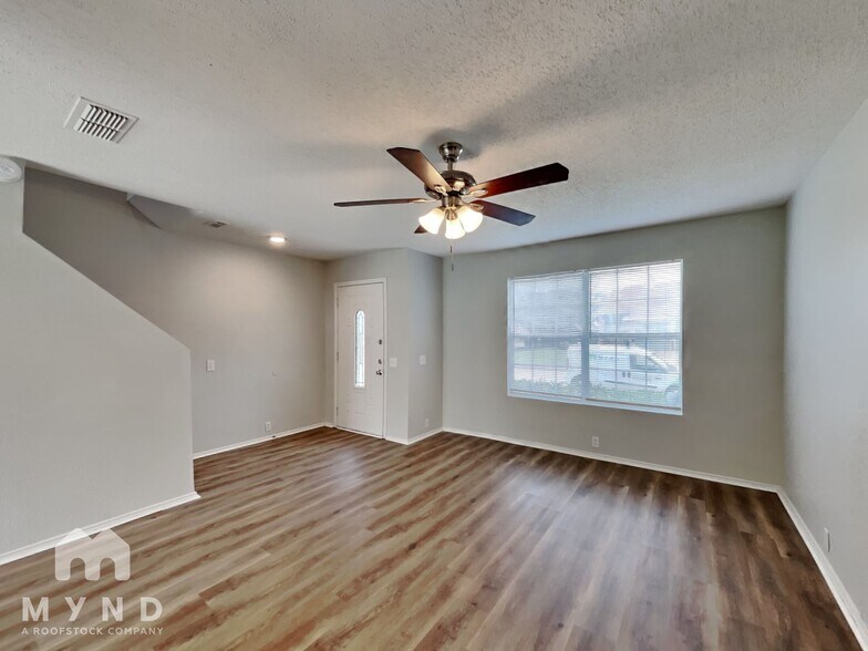 Building Photo - 3117 Stonewall Ln