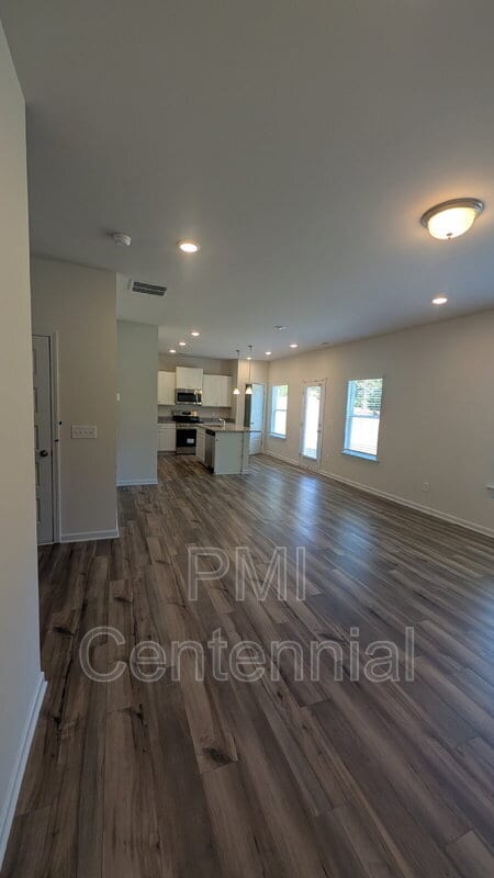 Building Photo - 4 Haven Dr