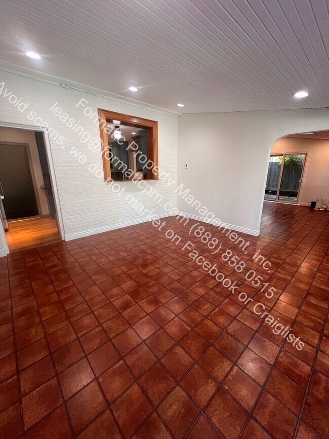 Building Photo - Free Perks, Pet-Friendly Oversized 4-Bedro...