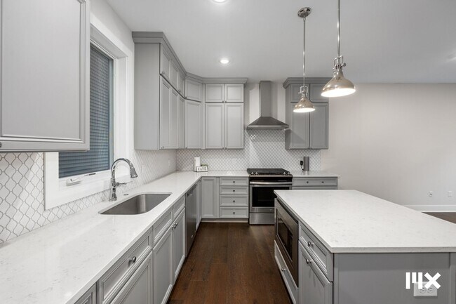 Building Photo - Two Bedroom Condo on Lookout Hill in Grand...