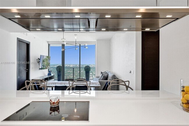 Building Photo - 1000 Brickell Plaza