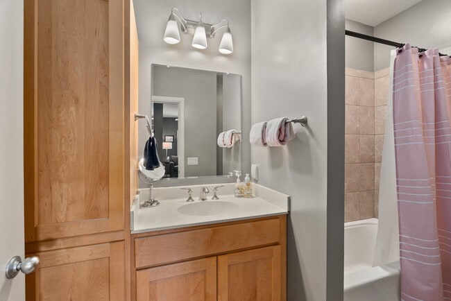Building Photo - 3369 Preston Shore Dr