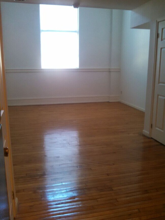 Building Photo - The Uptown Lofts 215