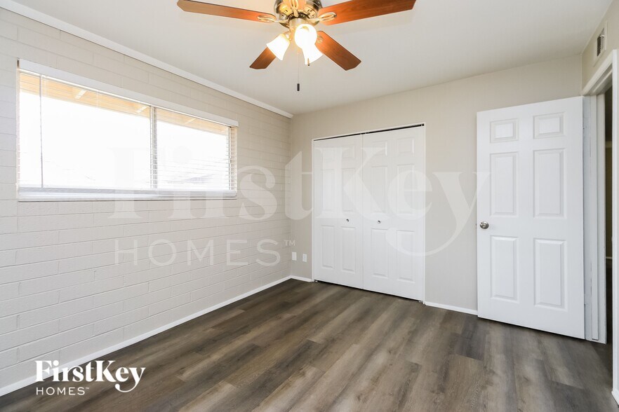 Building Photo - 8046 N 56th Ave