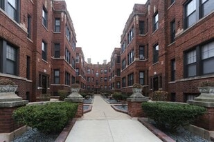 Building Photo - 4411 N Wolcott Ave