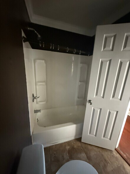 Building Photo - 168 Creekside Manor Rd