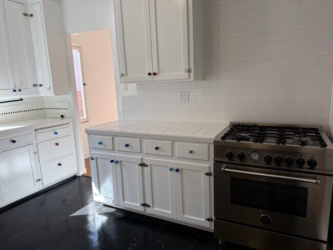 Building Photo - 8714 Rangely Ave