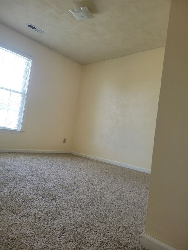 Building Photo - 4 bedroom 2.5 baths in Kempsville