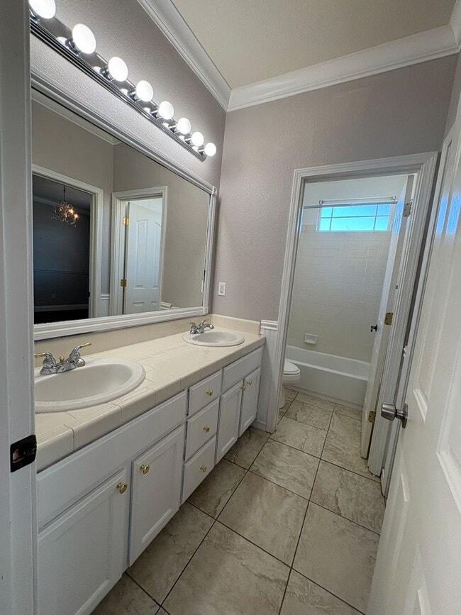 Building Photo - 139 Ainger Cir