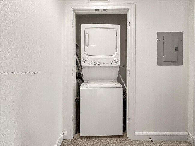 Building Photo - 7615 Heritage Crossing Way