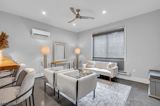 Building Photo - 10 McCready's Alley