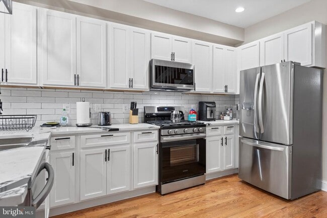 Building Photo - 2235 E Chase St