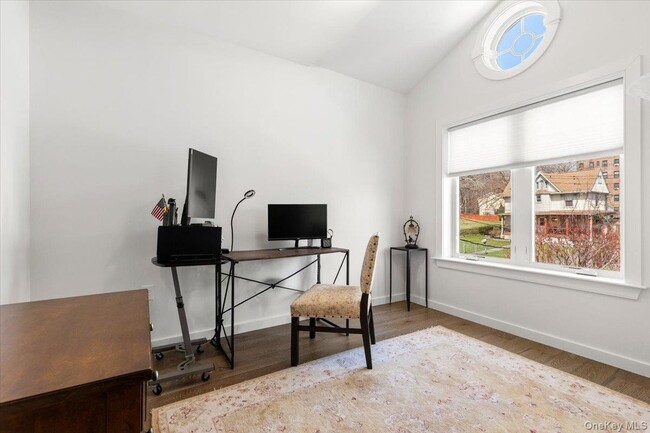 Building Photo - 73 Maple Ave