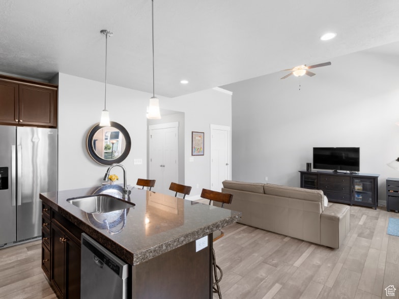 Building Photo - 797 Newfield Dr