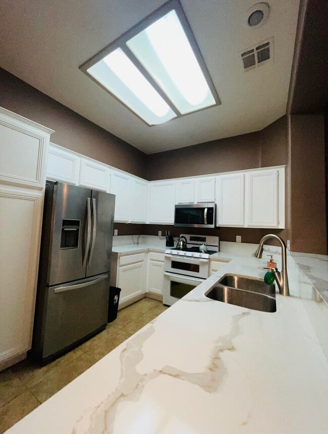 Building Photo - 27875 Avenida Maravilla