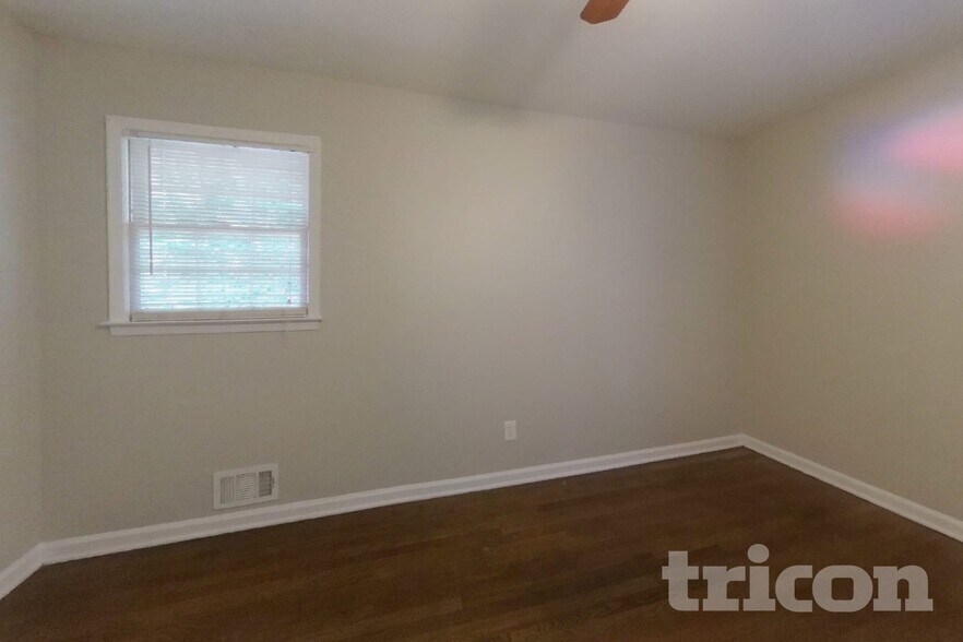 Building Photo - 952 Celtic Cir
