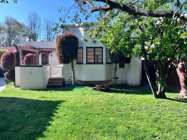 Building Photo - 11563 Hesby St