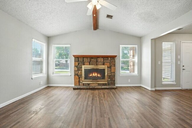 Building Photo - 2929 S 138th E Pl