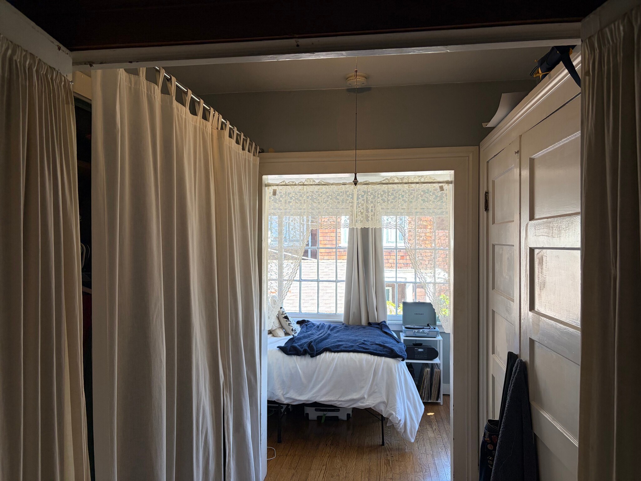 Hall to sunroom bedroom - 2615 Parker St