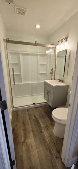 Building Photo - 5709 Avenida Silla