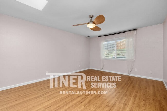 Building Photo - 4801 Papaya Dr