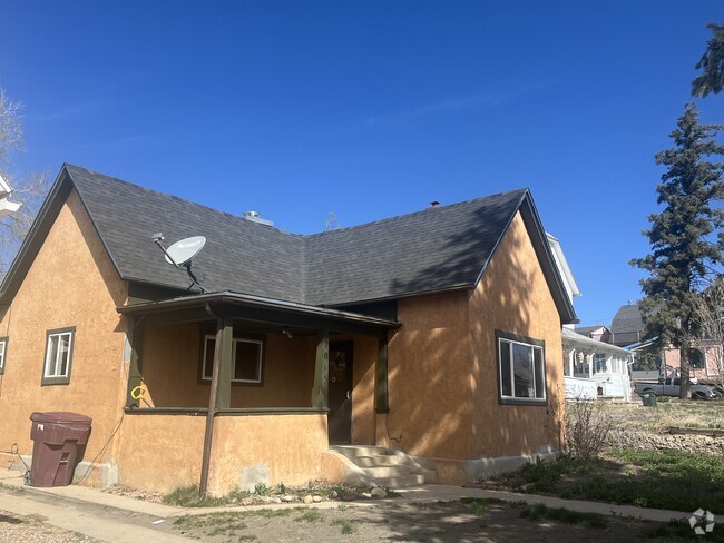 Building Photo - 1013 Arizona Ave