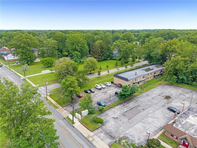 Building Photo - 24325 Detroit Rd