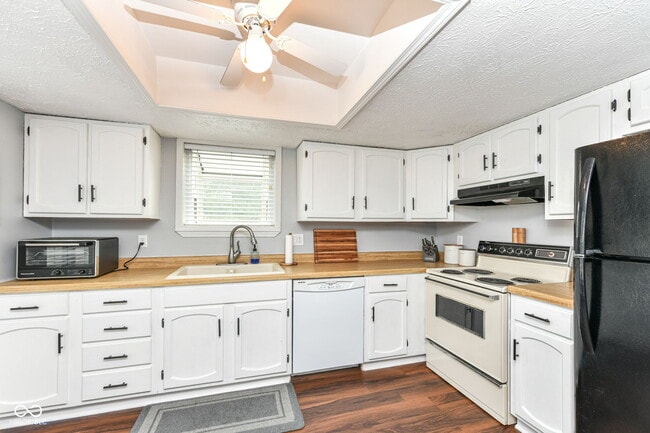 Building Photo - 2502 Chaseway Ct