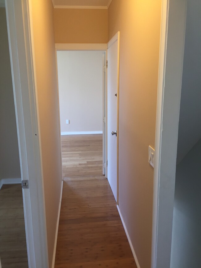 entry to master bedroom - 116 Grove St