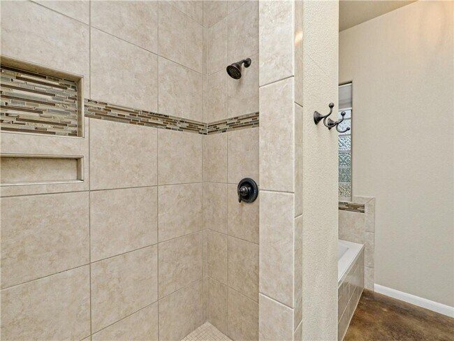 Building Photo - 323 Kaanapali Ln