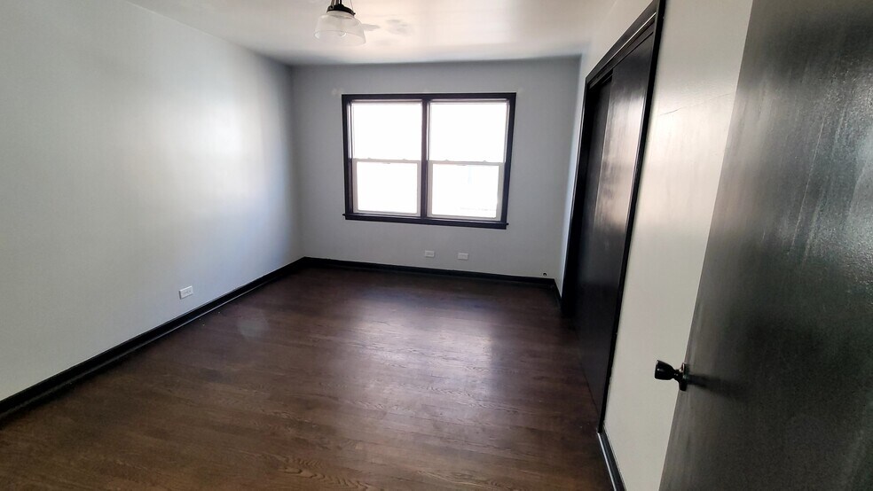 Bedroom - 5122 W Gladys Ave