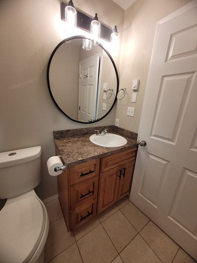 Building Photo - 1218 W Spruce St