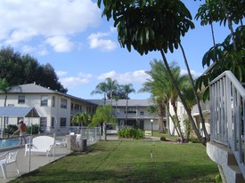 Building Photo - Midway Court Apartments