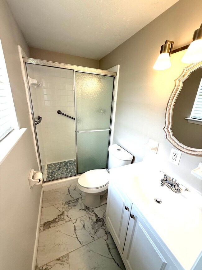 Building Photo - ** 4 Bed 2 Bath Located in Prattville ** Call 334-366-9198 for a self showing