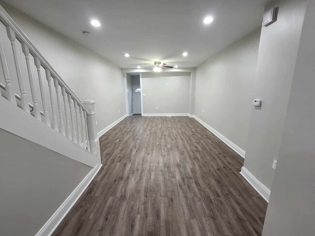 Building Photo - 3 Bedroom Townhouse in pigtown