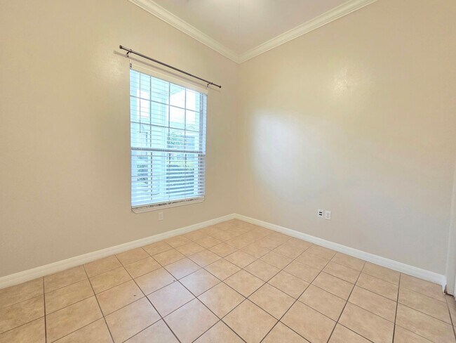 Building Photo - 141 Reserve Cir