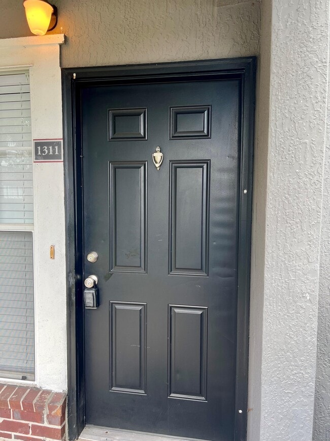 Building Photo - 11811 Estates Club Dr