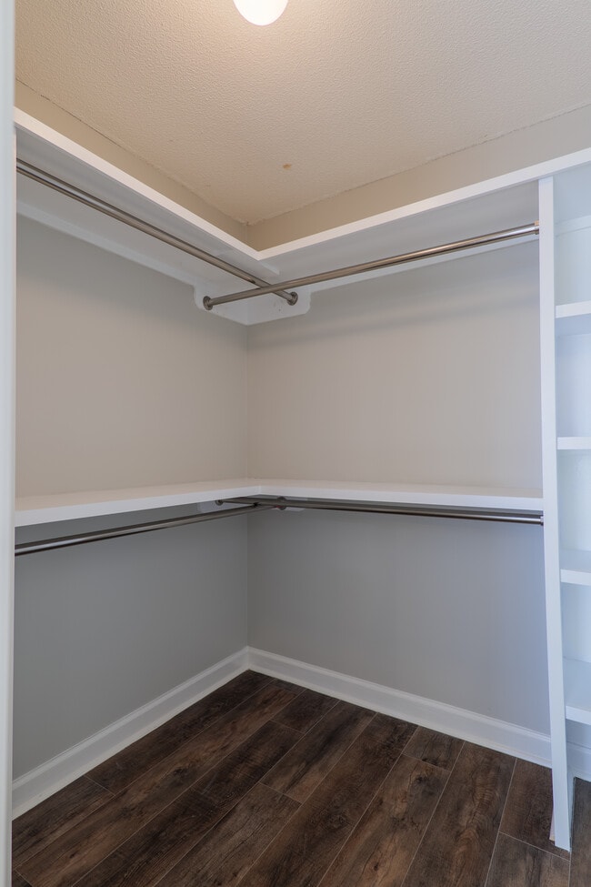 Building Photo - 4246 Netherfield Ln