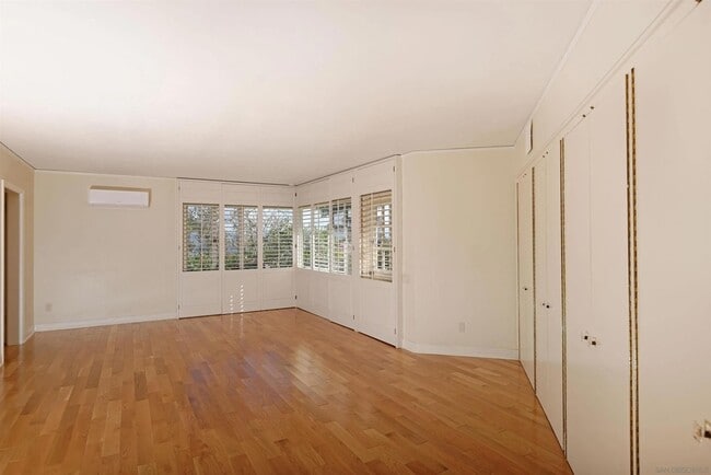 Building Photo - 3125 Qualtrough St