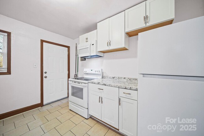 Building Photo - 2621 Druid Hls Wy