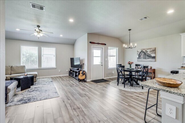 Building Photo - 7213 Adler Dr