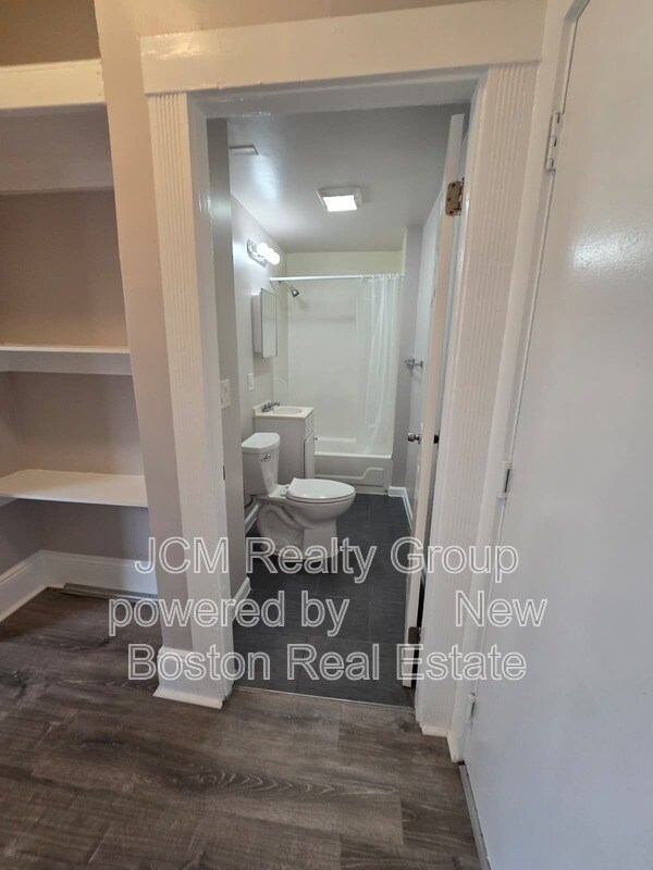 Building Photo - 124 Central Ave