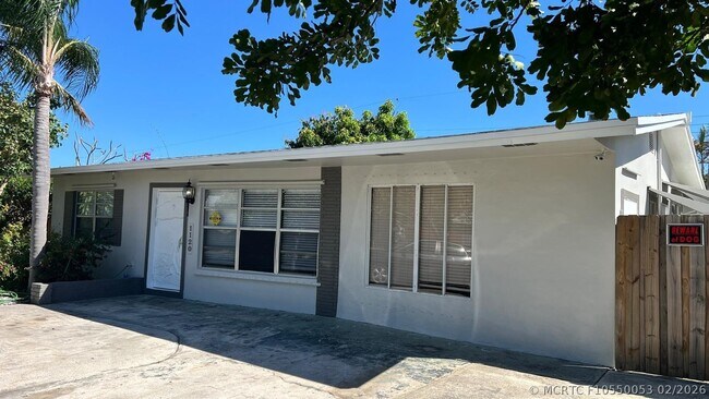 Building Photo - 1120 NE 23rd Pl