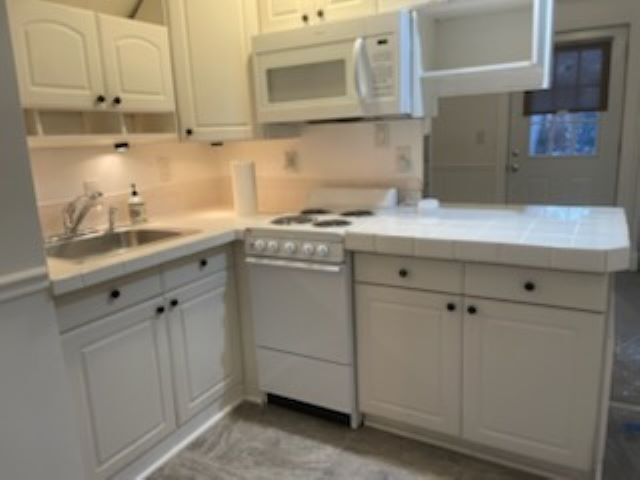 Building Photo - 347 Hawkins Ave