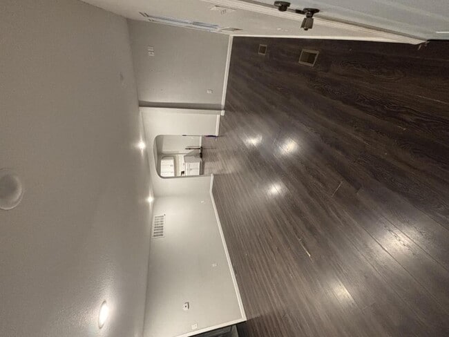 Building Photo - 138 E Hannum St