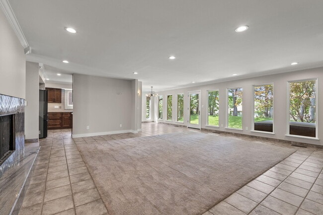 Building Photo - 1233 Sherborne Pl