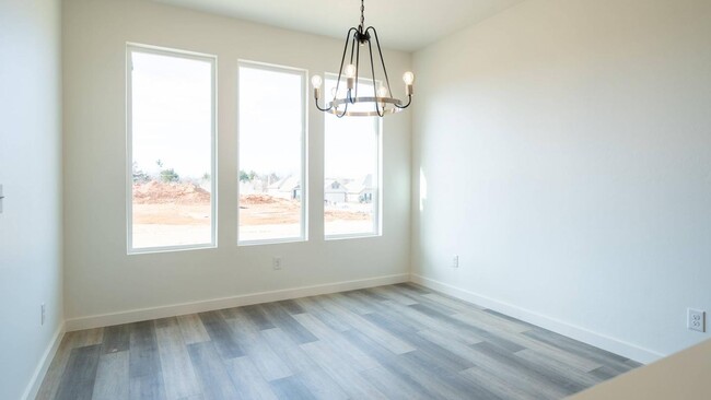 Building Photo - Modern/Newer Home in East Edmond + 4 bed +...