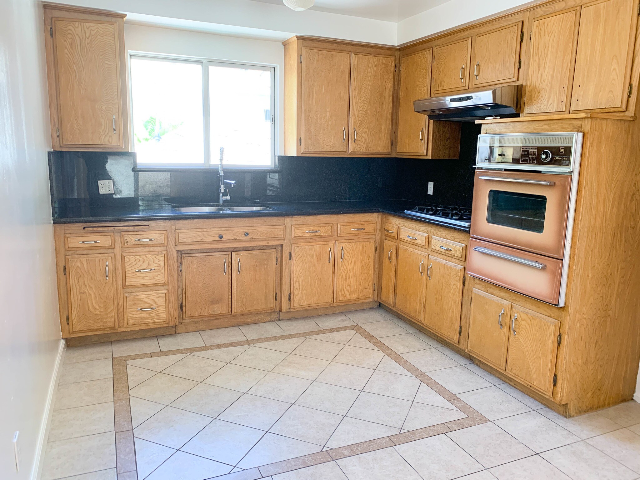 Building Photo - 1145 N Ogden Dr