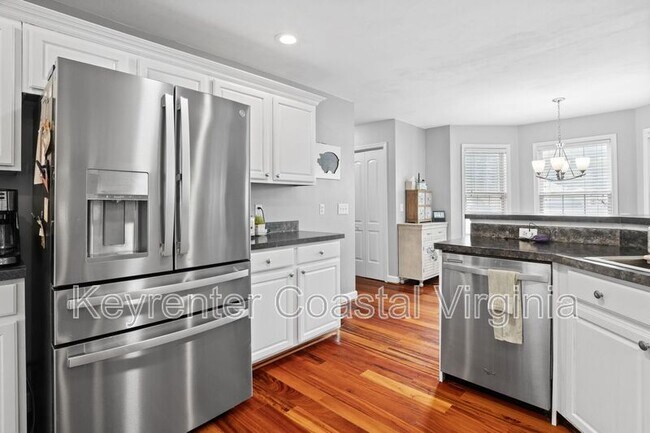 Building Photo - 109 Willow Wood Ave